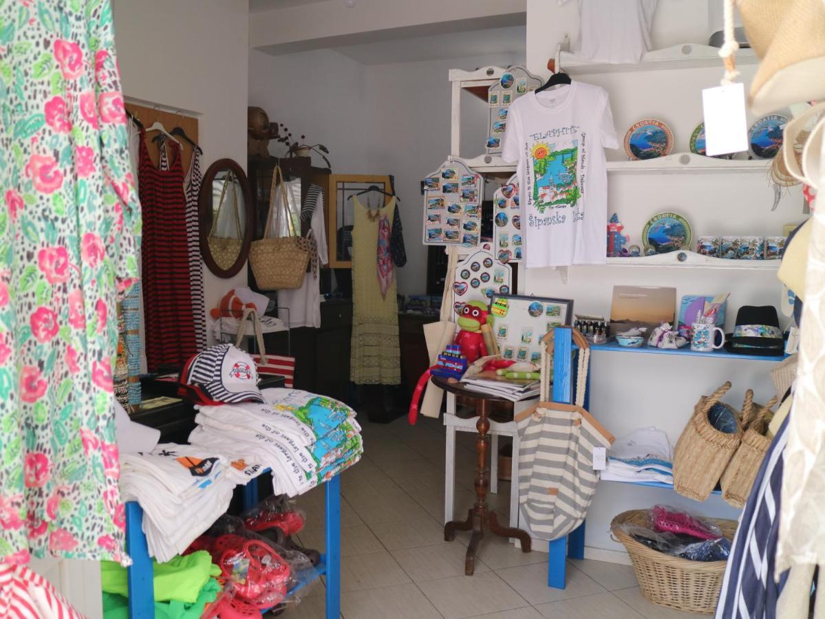 Studio Apartments & Rooms Lela, Sipan Island Sipanska Luka  ภายนอก รูปภาพ