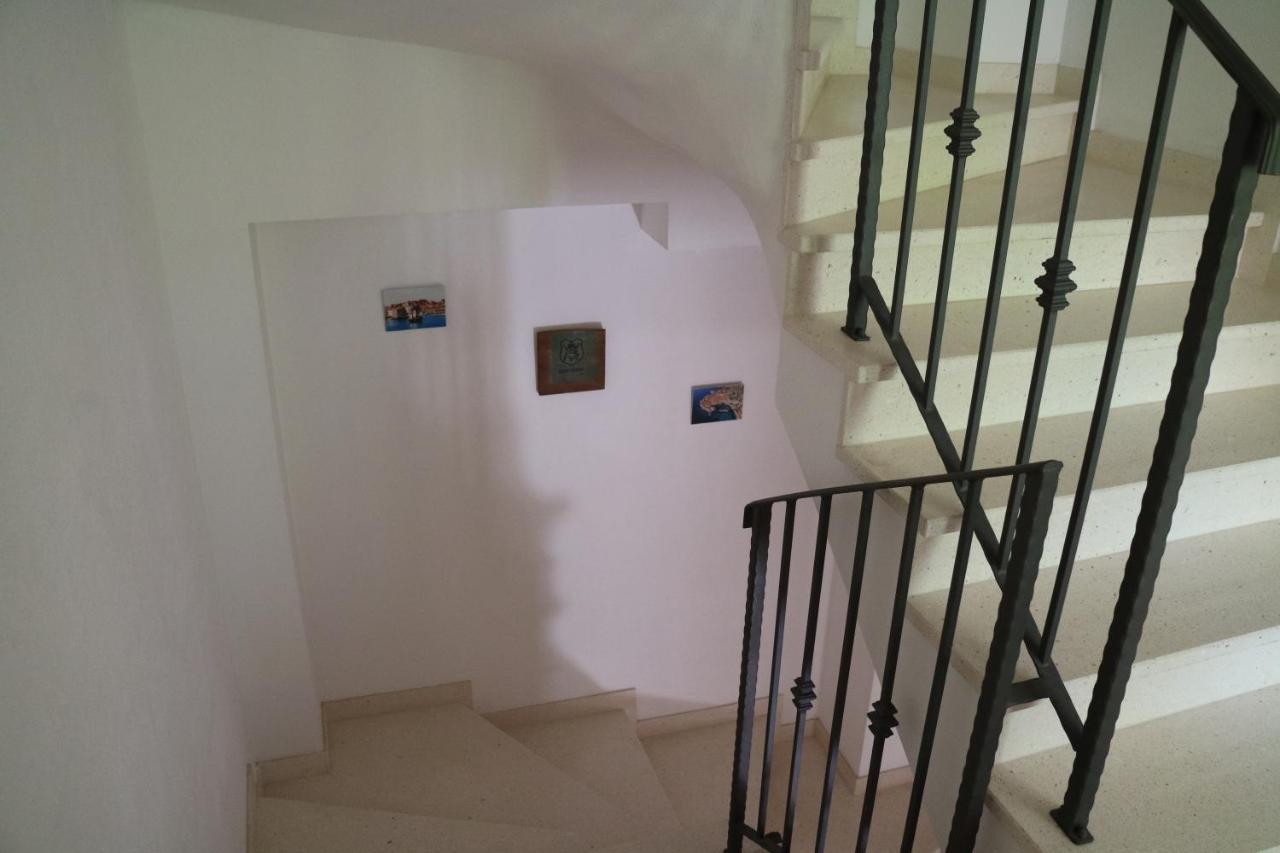 Studio Apartments & Rooms Lela, Sipan Island Sipanska Luka  ภายนอก รูปภาพ