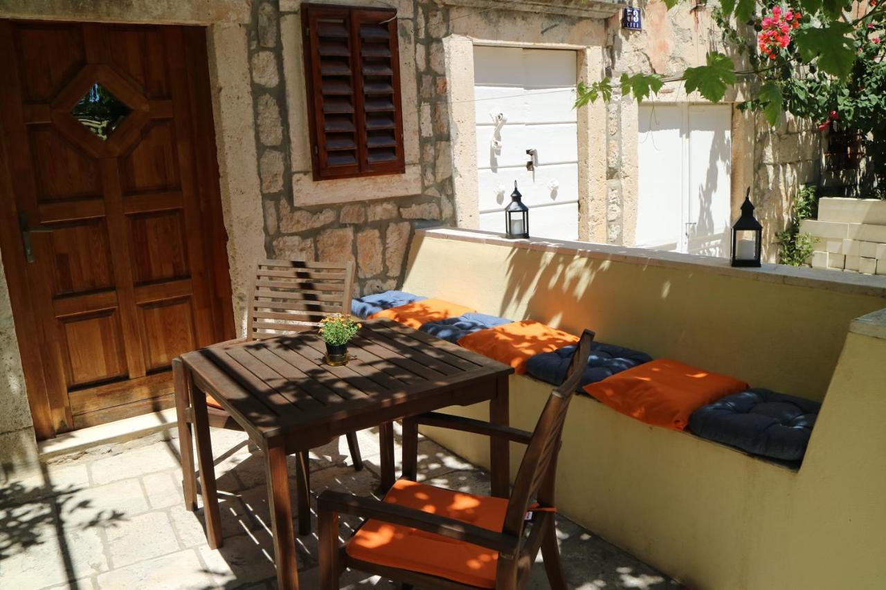 Studio Apartments & Rooms Lela, Sipan Island Sipanska Luka  ภายนอก รูปภาพ