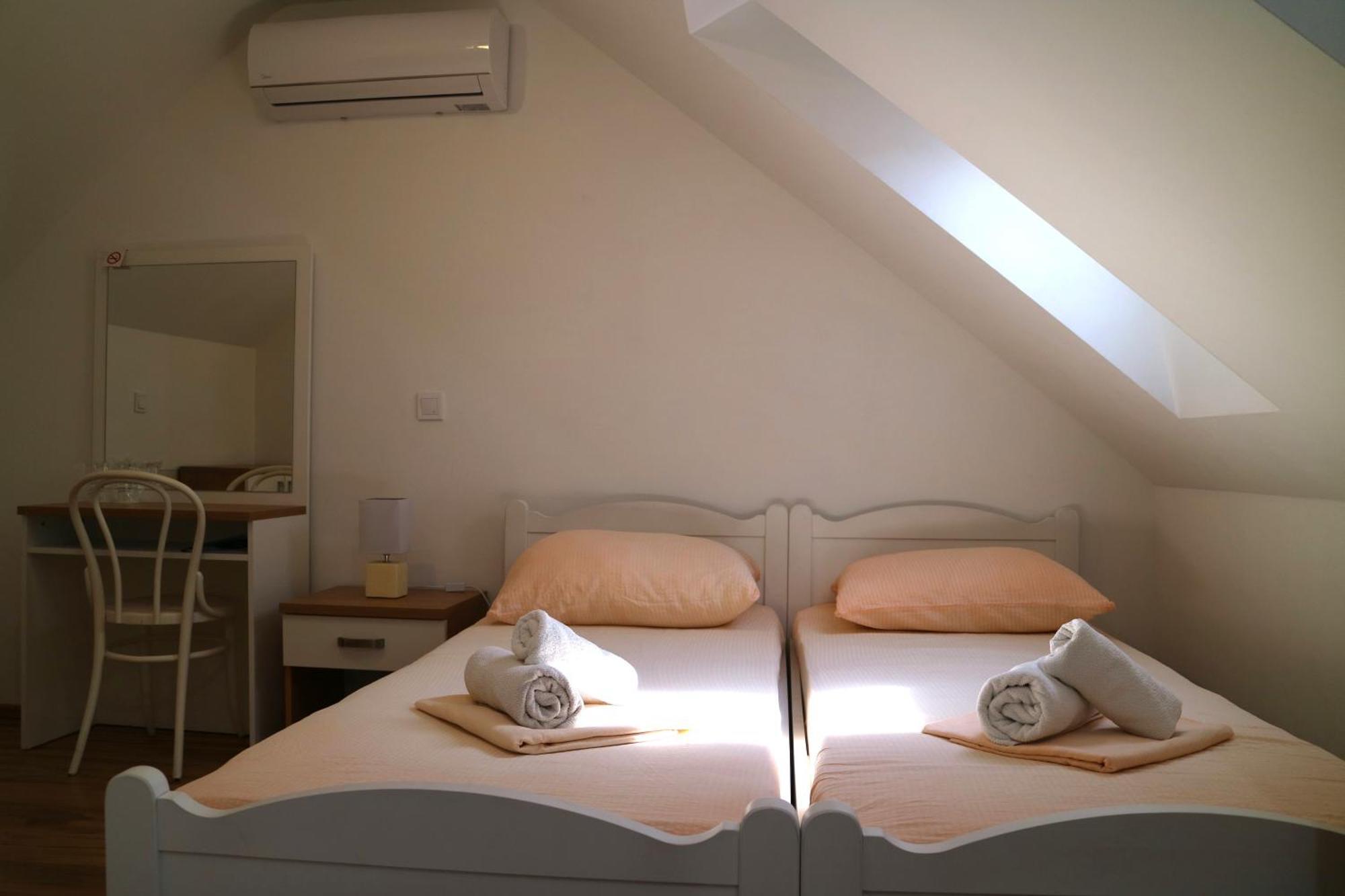 Studio Apartments & Rooms Lela, Sipan Island Sipanska Luka  ห้อง รูปภาพ