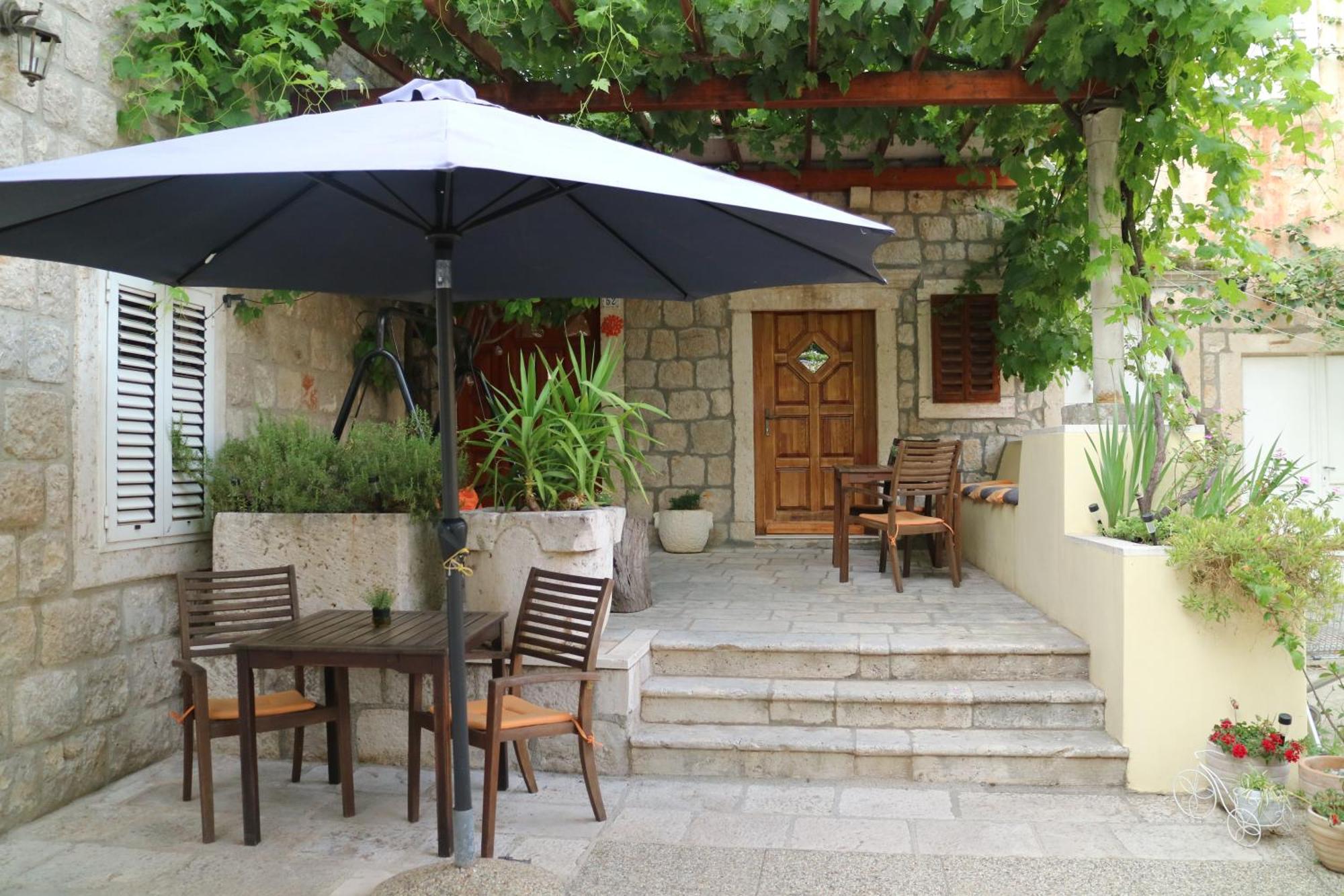 Studio Apartments & Rooms Lela, Sipan Island Sipanska Luka  ภายนอก รูปภาพ