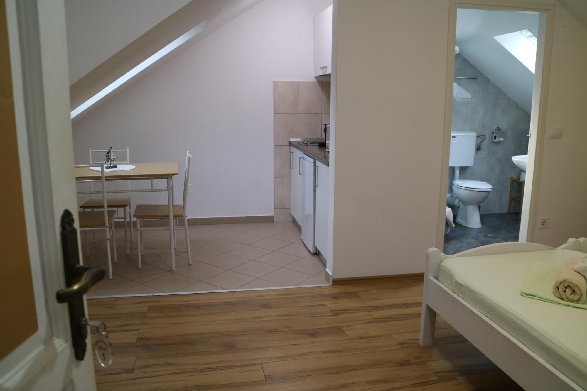 Studio Apartments & Rooms Lela, Sipan Island Sipanska Luka  ภายนอก รูปภาพ