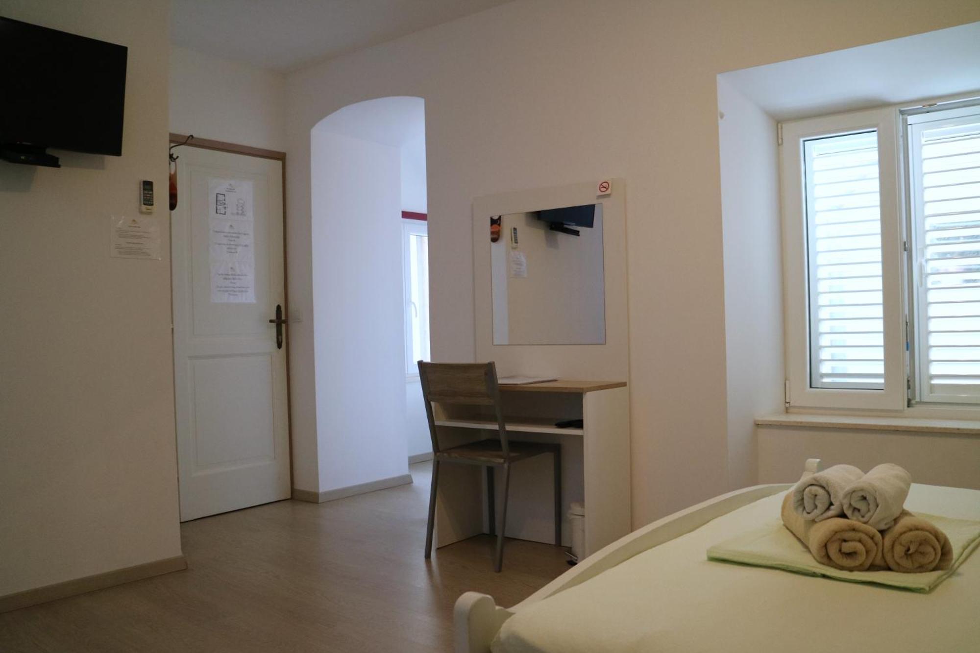 Studio Apartments & Rooms Lela, Sipan Island Sipanska Luka  ห้อง รูปภาพ