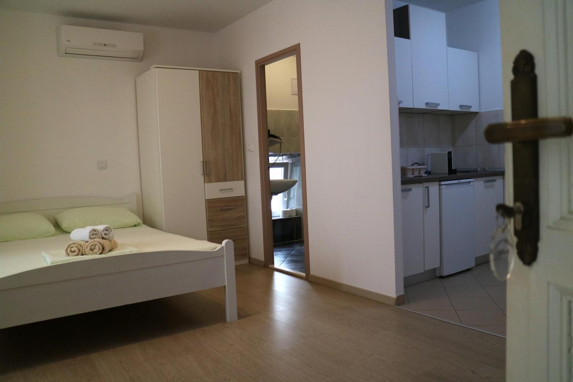 Studio Apartments & Rooms Lela, Sipan Island Sipanska Luka  ภายนอก รูปภาพ