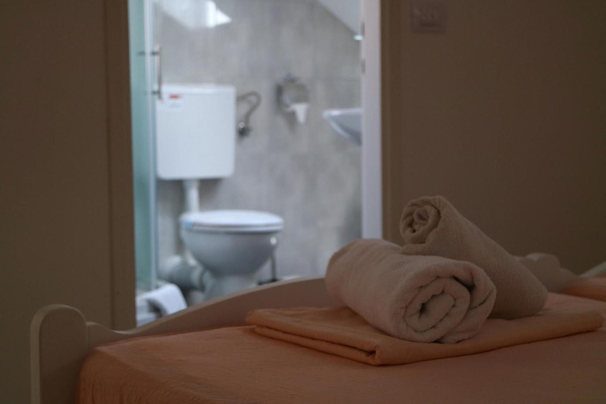 Studio Apartments & Rooms Lela, Sipan Island Sipanska Luka  ห้อง รูปภาพ